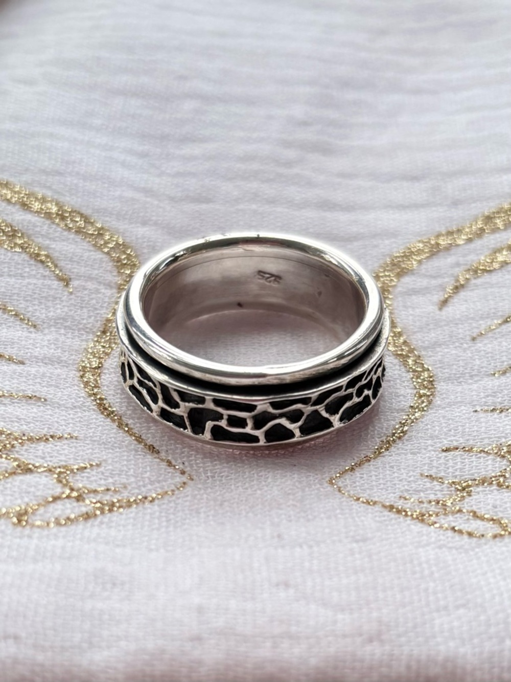 Sterling Silver Black Patterned Band Spin Ring size 11